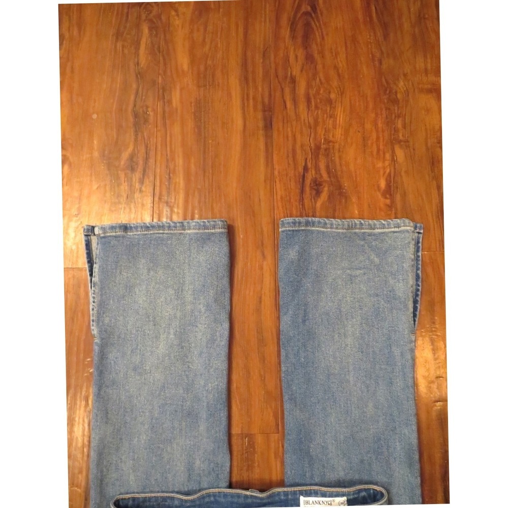 Blank NYC The Hoyt High Rise Mini Flare Jean Size 30 - Picture 6 of 12